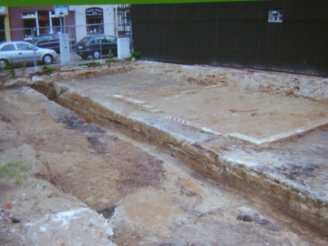 P1400472