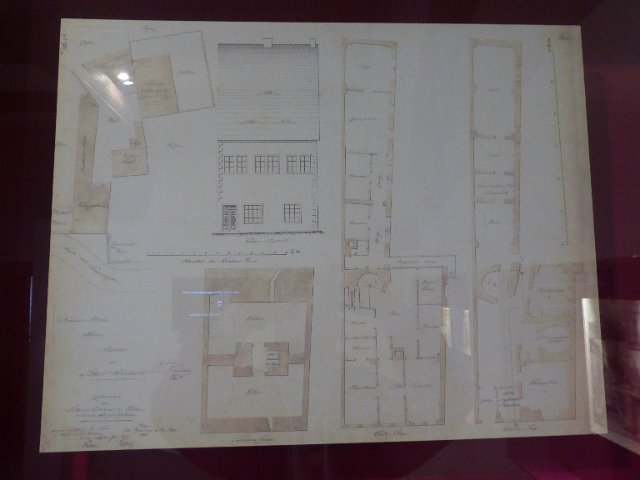P1420667