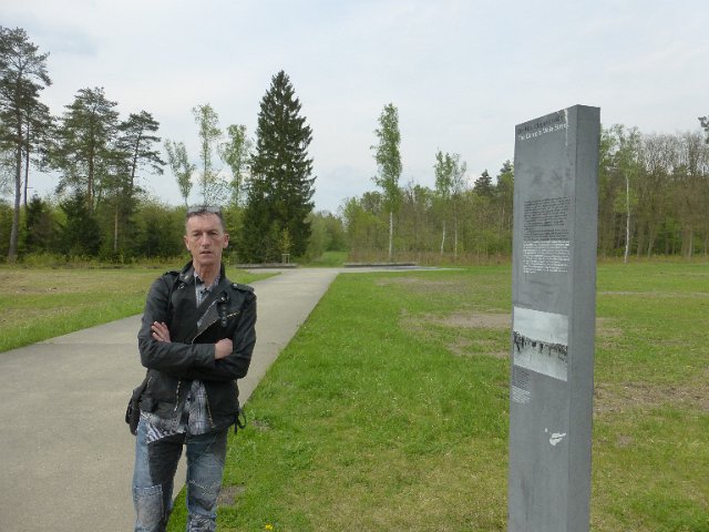 P1290463