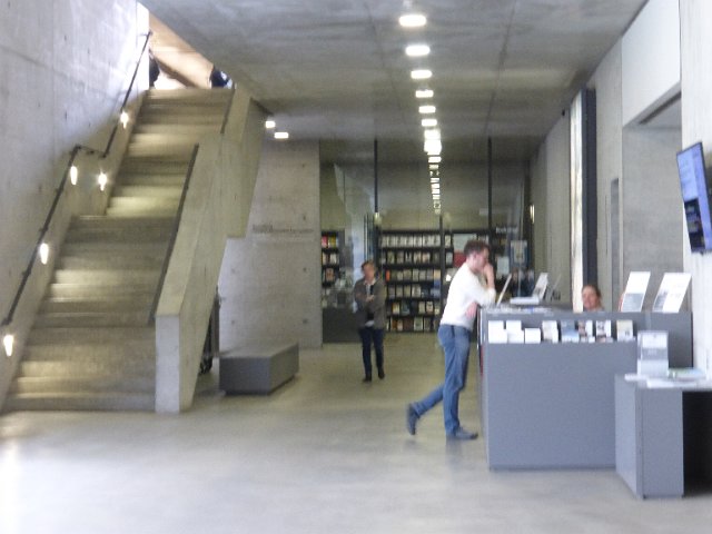P1290558