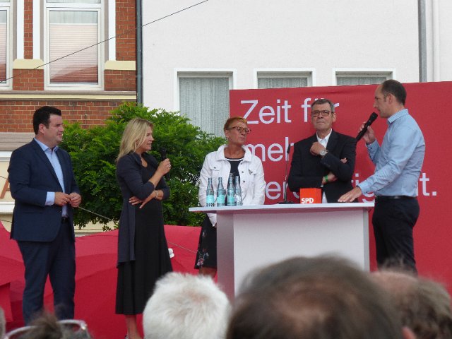 P1350944