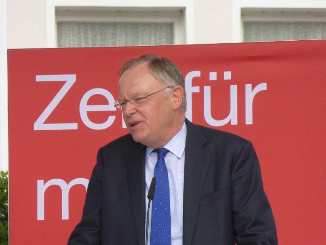 P1350982