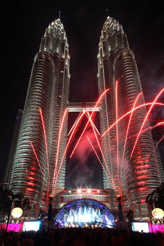 010_Lichtershow-und-Feuerwerk